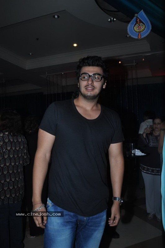 Hot Bolly Celebs at Shagun 10 Fashion Show - 33 / 56 photos