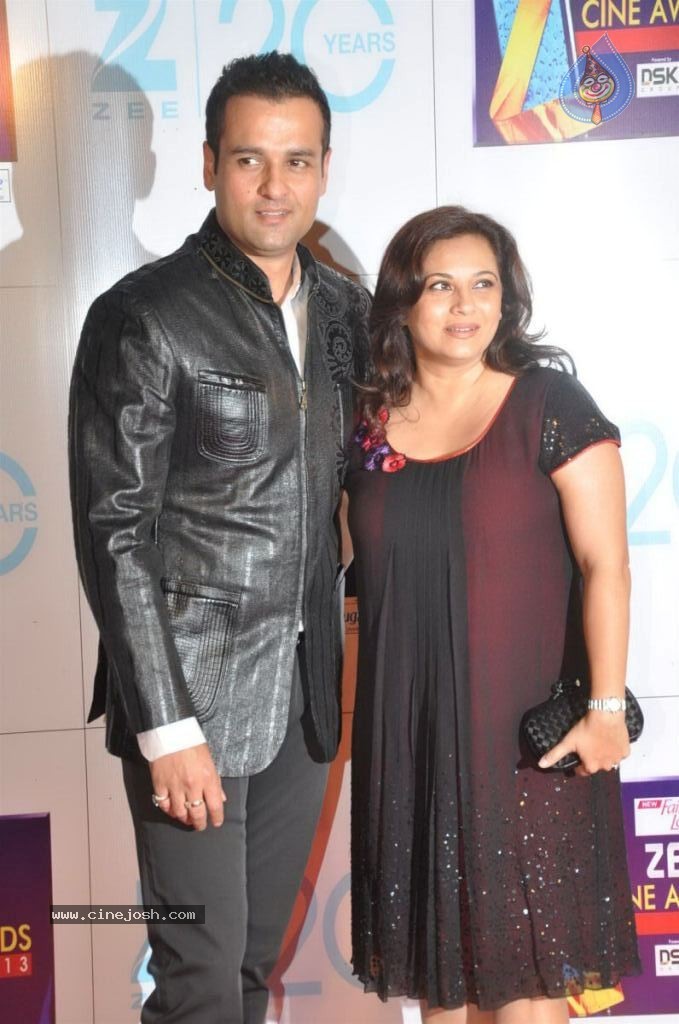 Hot Bolly Celebs at ZEE CINE AWARDS 2013 - 77 / 88 photos