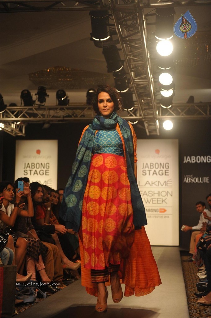 Hot Bolly Celebs Walks the Ramp at LFW 2014 - 3 / 187 photos
