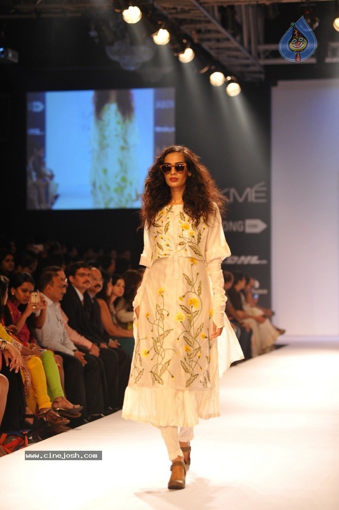 Hot Bolly Celebs Walks the Ramp at LFW 2014 - 12 / 187 photos
