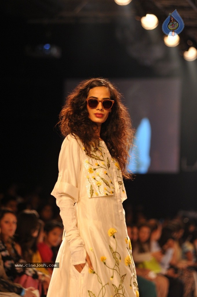 Hot Bolly Celebs Walks the Ramp at LFW 2014 - 40 / 187 photos