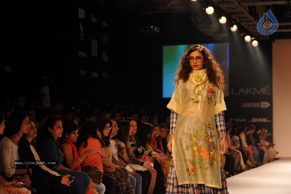 Hot Bolly Celebs Walks the Ramp at LFW 2014 - 128 / 187 photos