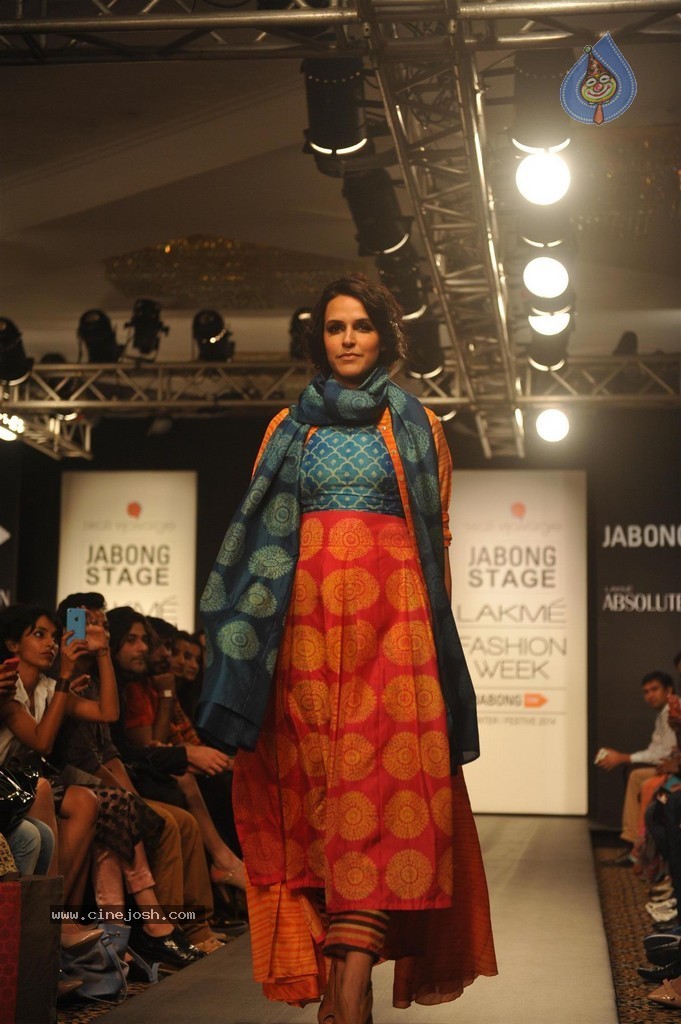 Hot Bolly Celebs Walks the Ramp at LFW 2014 - 176 / 187 photos