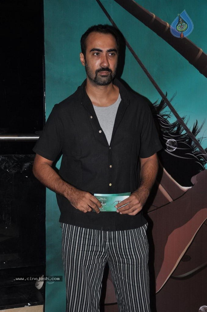 Hot Celebs at Arjun Movie Premiere - 25 / 36 photos