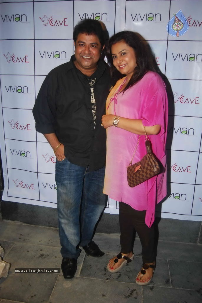 Hot Celebs at Cave Lounge Launch - 27 / 62 photos