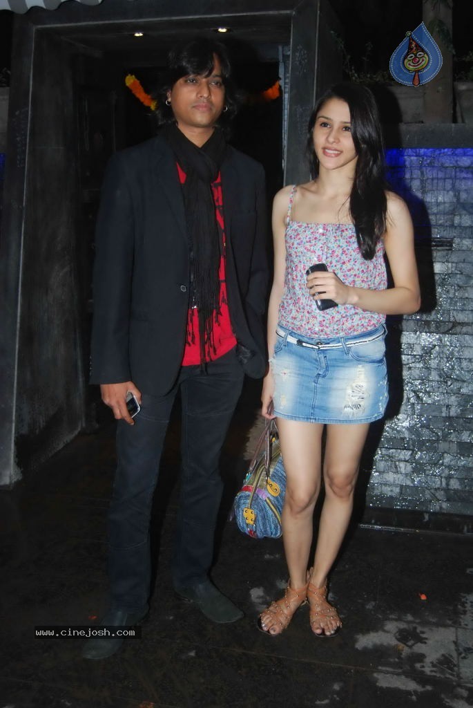 Hot Celebs at Cave Lounge Launch - 32 / 62 photos