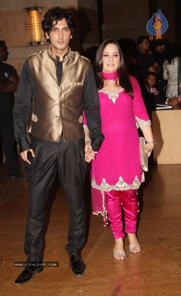 Hot Celebs at Deepshikha n Kaishav Sangeet Ceremony - 30 / 142 photos