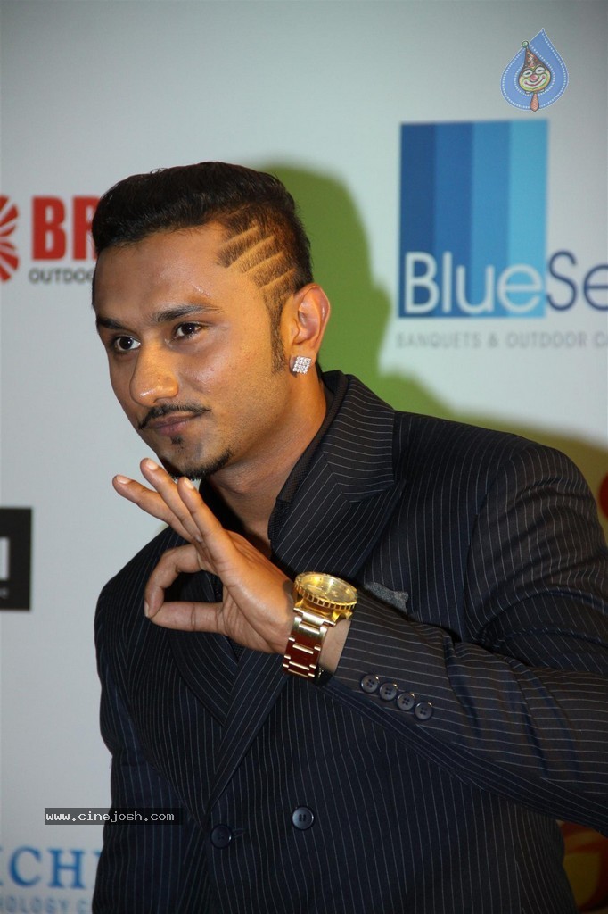 Hot Celebs at Femina Miss India 2014 - 7 / 112 photos