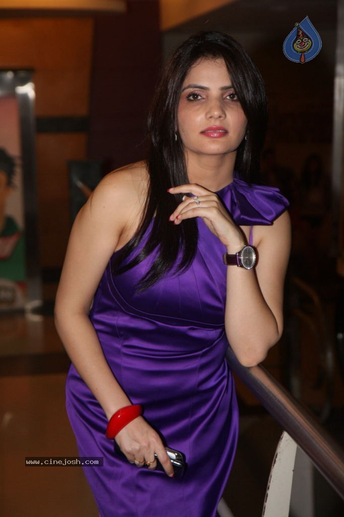 Hot Celebs at Janleva 555 Premiere - 35 / 44 photos