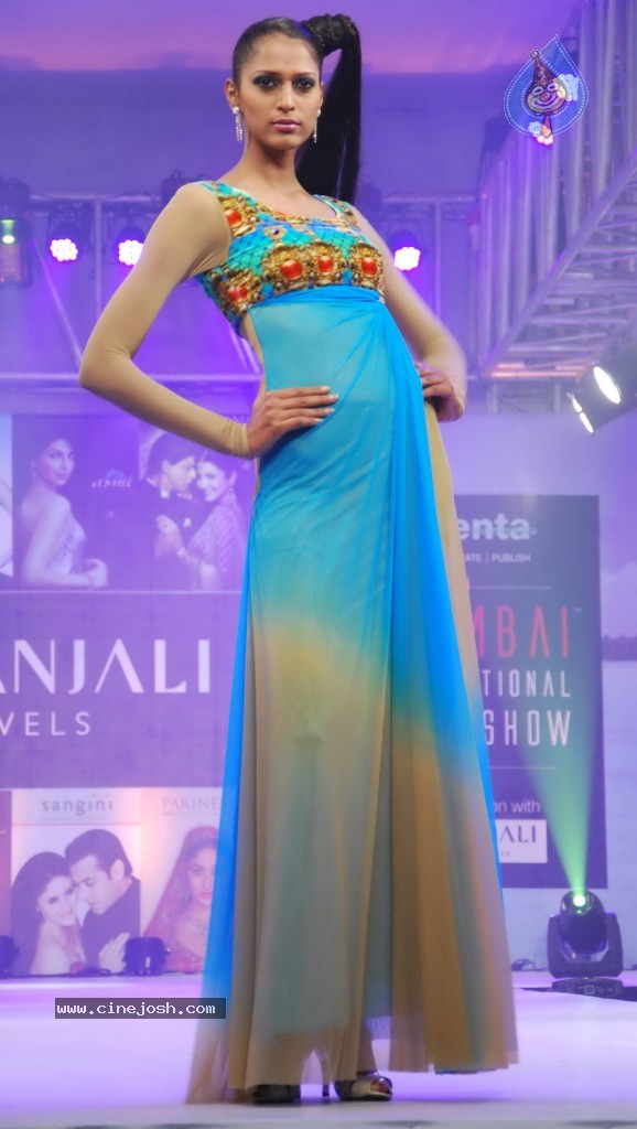 Hot Fashion Show at Gitanjali Boat Show - 83 / 101 photos
