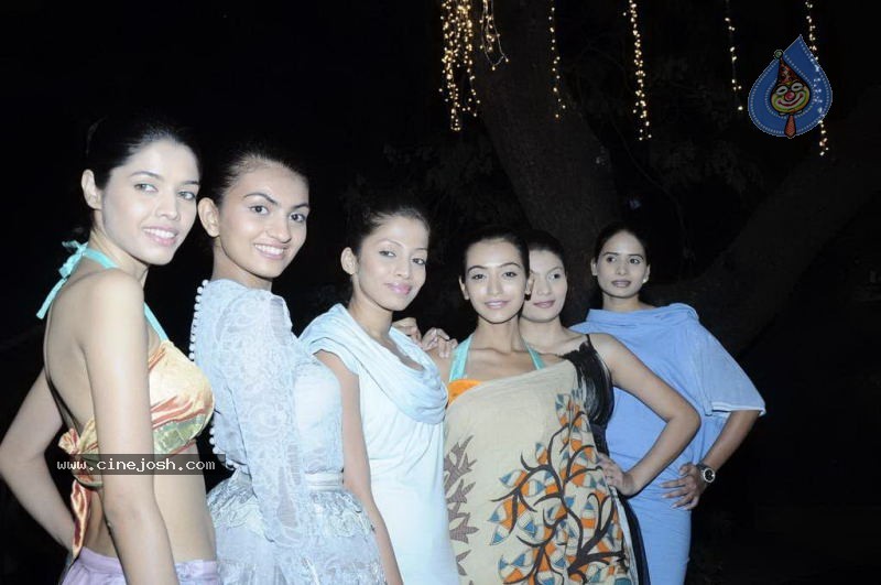 Hot Models at Wendell Rodericks Show - 14 / 57 photos