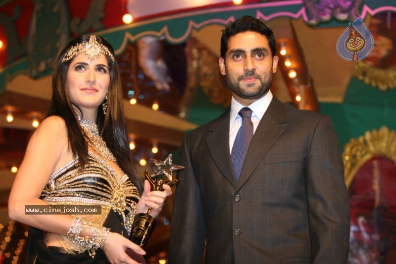 Hottest Bollywood Stars At Sony Max Stardust Awards - 18 / 99 photos