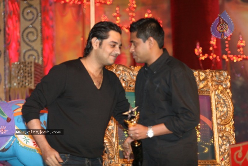 Hottest Bollywood Stars At Sony Max Stardust Awards - 48 / 99 photos