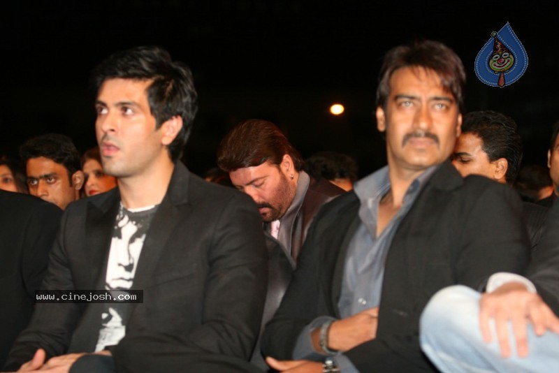 Hottest Bollywood Stars At Sony Max Stardust Awards - 62 / 99 photos