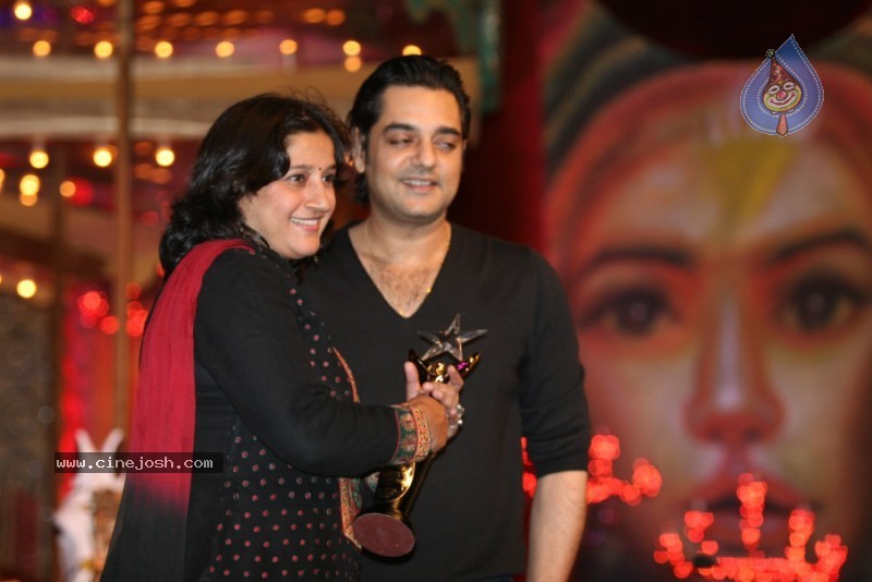 Hottest Bollywood Stars At Sony Max Stardust Awards - 88 / 99 photos