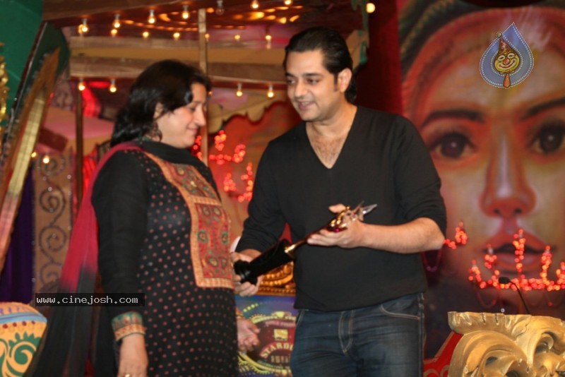 Hottest Bollywood Stars At Sony Max Stardust Awards - 90 / 99 photos