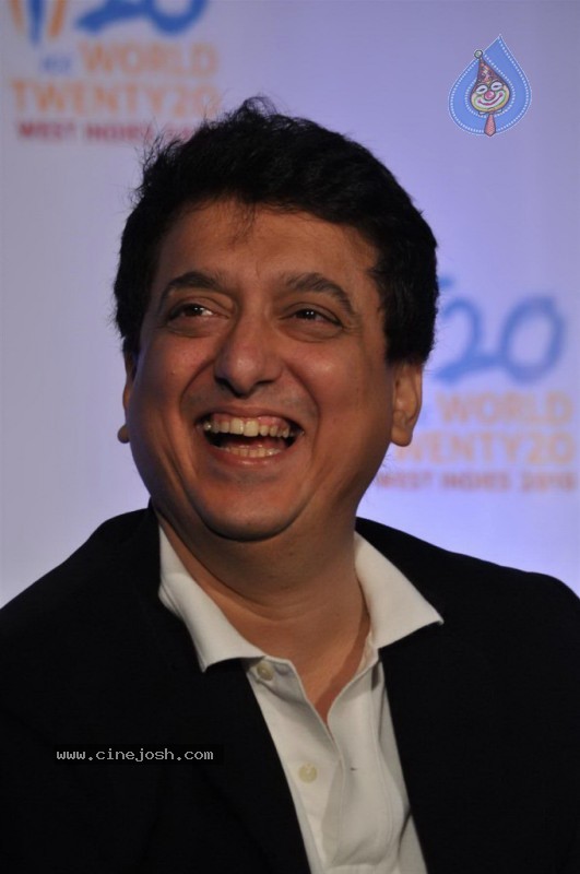 Housefull Movie Starcast at ICC T20 World Cup Event - 25 / 42 photos