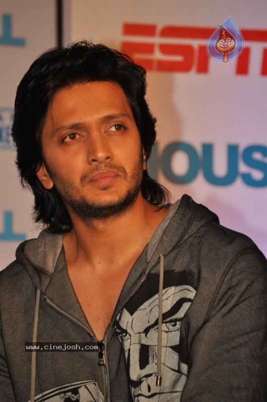 Housefull Movie Starcast at ICC T20 World Cup Event - 26 / 42 photos