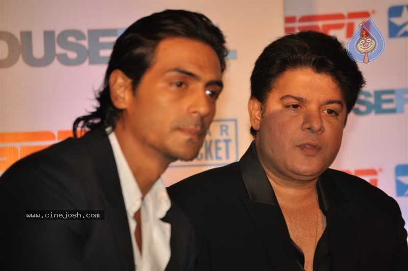 Housefull Movie Starcast at ICC T20 World Cup Event - 37 / 42 photos