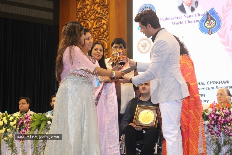 Hrithik Roshan At 43rd Giants International Convention 2017 - 3 / 12 photos