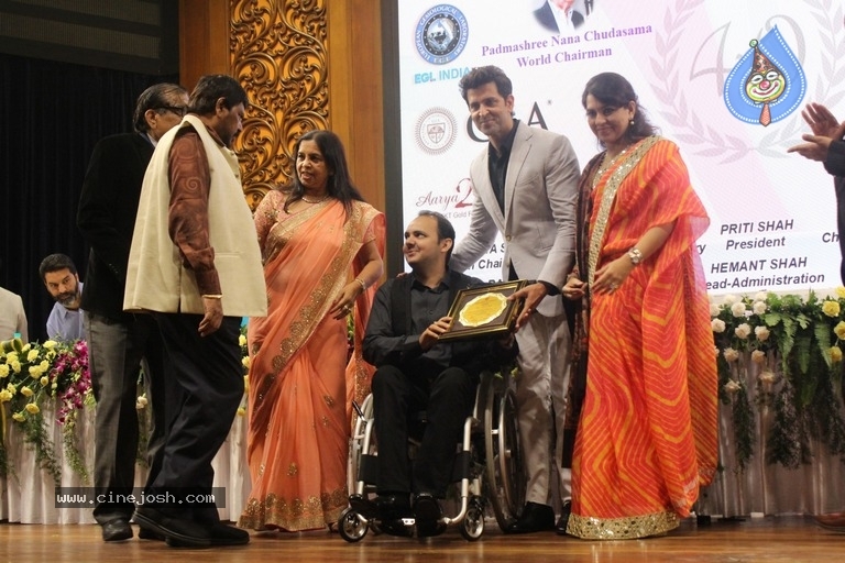 Hrithik Roshan At 43rd Giants International Convention 2017 - 11 / 12 photos