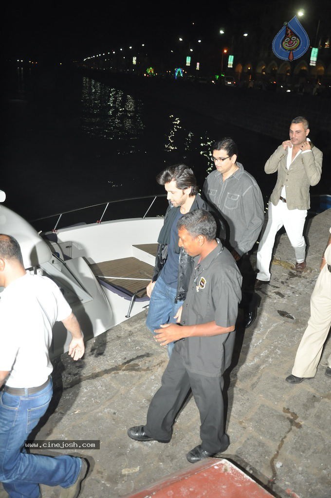 Hrithik Roshan Birthday Party - 4 / 75 photos