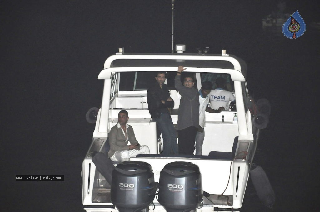 Hrithik Roshan Birthday Party - 12 / 75 photos