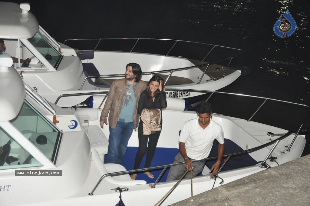 Hrithik Roshan Birthday Party - 23 / 75 photos