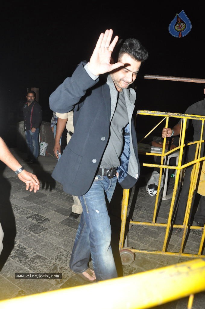 Hrithik Roshan Birthday Party - 52 / 75 photos