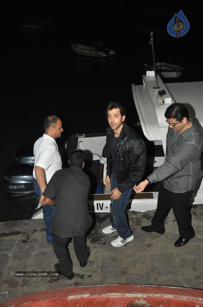 Hrithik Roshan Birthday Party - 61 / 75 photos