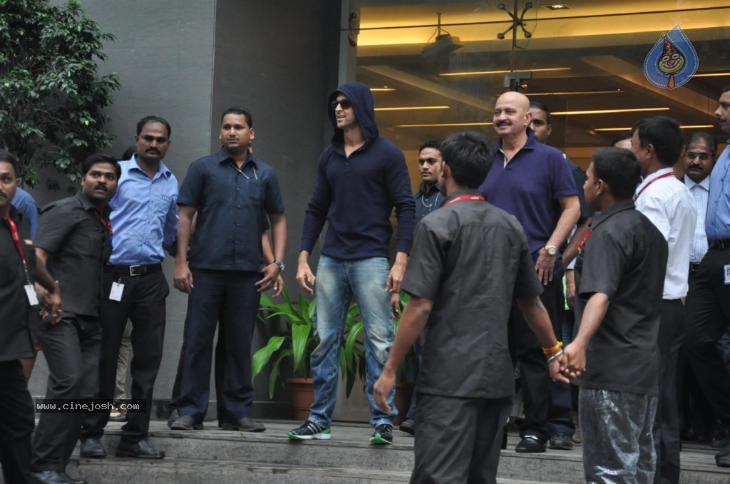 Hrithik Roshan Discharged Photos - 1 / 37 photos