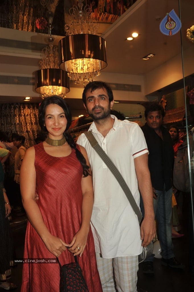 HUE Fashions New Collection Launch - 13 / 22 photos