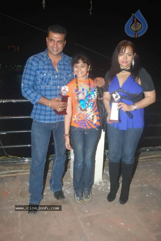 Hum Log Foundation Annual Showbiz Awards - 22 / 30 photos