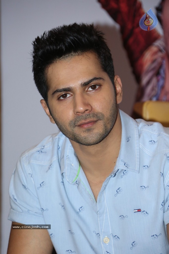 Humpty Sharma Ki Dulhania Film Press Meet - 35 / 82 photos