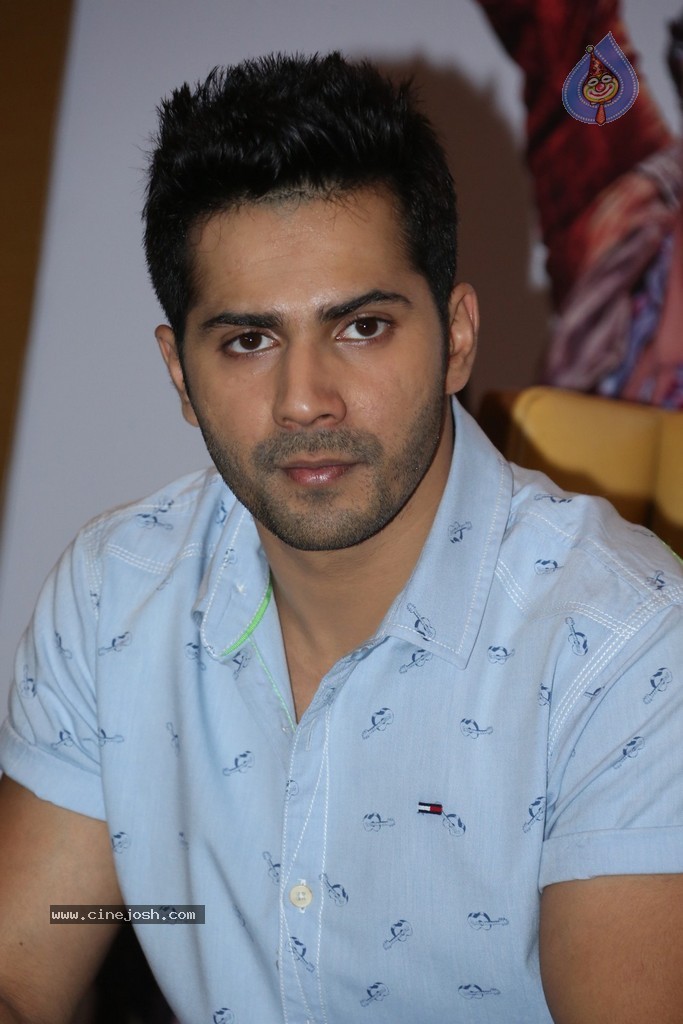 Humpty Sharma Ki Dulhania Film Press Meet - 52 / 82 photos