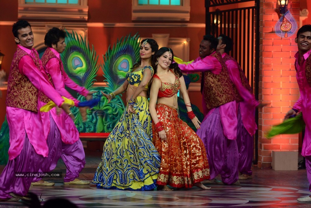 Humshakals Stars at Hasee House  - 22 / 35 photos