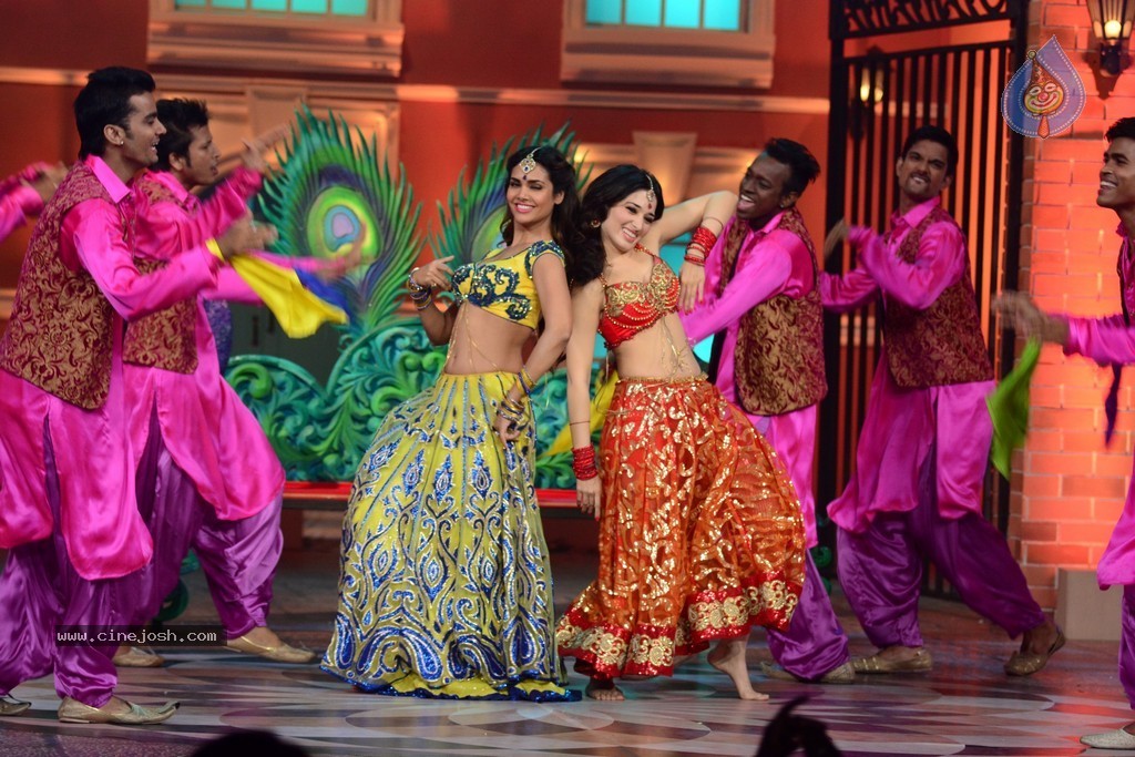 Humshakals Stars at Hasee House  - 23 / 35 photos