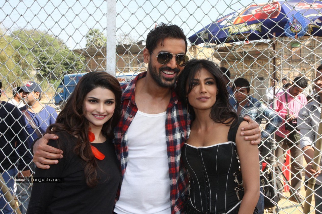 I Me Aur Main Movie Song Shooting Spot - 11 / 58 photos