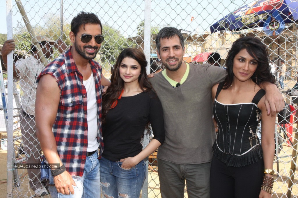 I Me Aur Main Movie Song Shooting Spot - 13 / 58 photos