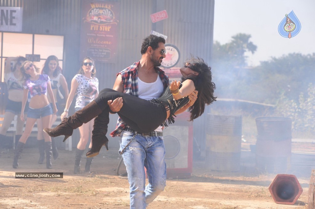 I Me Aur Main Movie Song Shooting Spot - 38 / 58 photos
