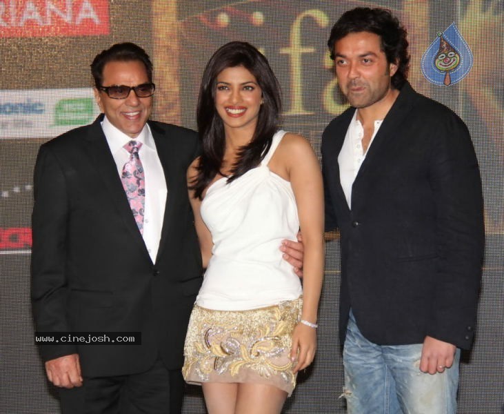 IIFA-2011 World Premiere Press Meet - 25 / 61 photos