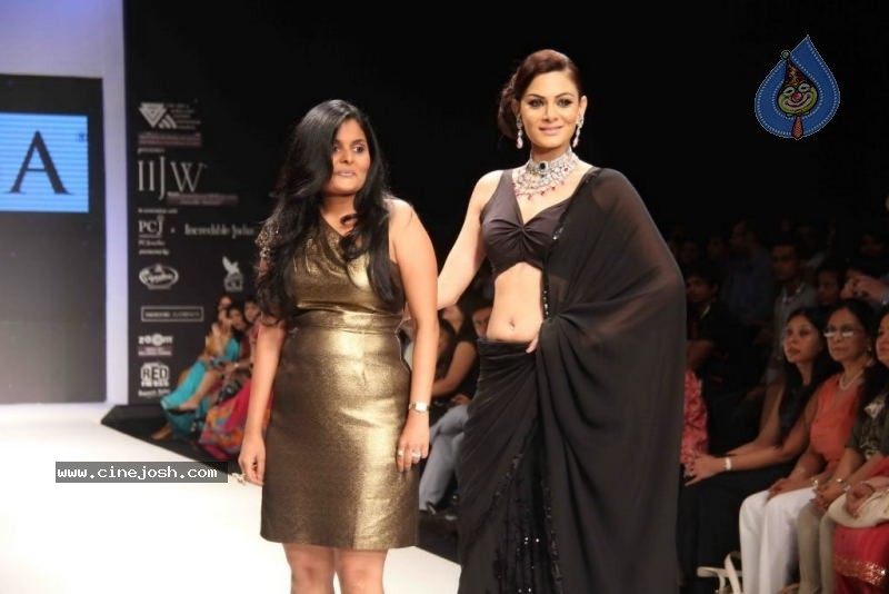 IIJW 2011 Ramp Walk Show Day 3 - 40 / 81 photos