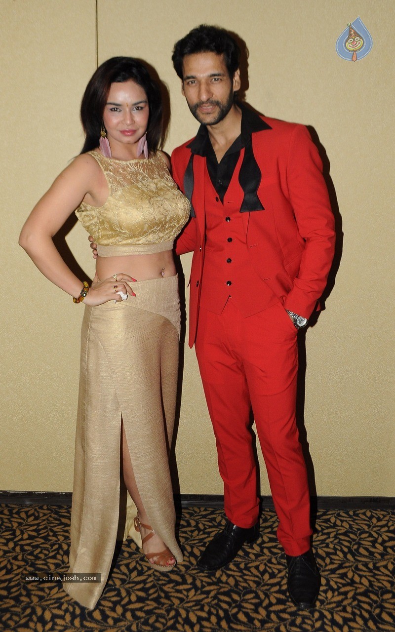 IITC Institute Global Careers Since 1966 Fashion Event - 27 / 30 photos