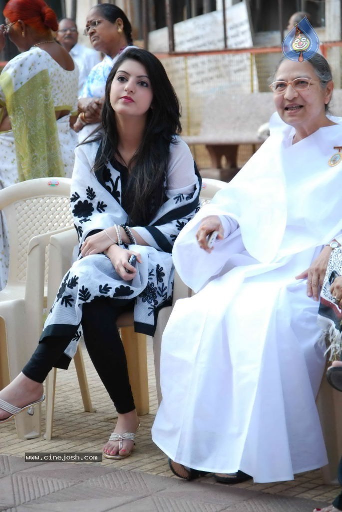 Ila Inaugurates Auspicious Display of Jyotirlinga - 27 / 29 photos