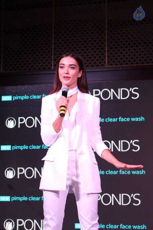 Ileana and Amy Jackson Ponds Institute new Products Launch - 2 / 33 photos