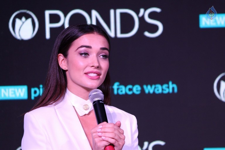 Ileana and Amy Jackson Ponds Institute new Products Launch - 6 / 33 photos