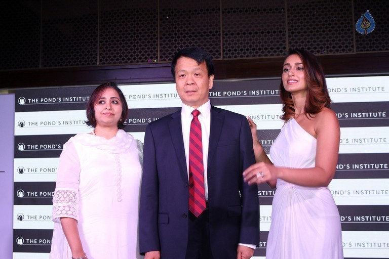 Ileana and Amy Jackson Ponds Institute new Products Launch - 14 / 33 photos
