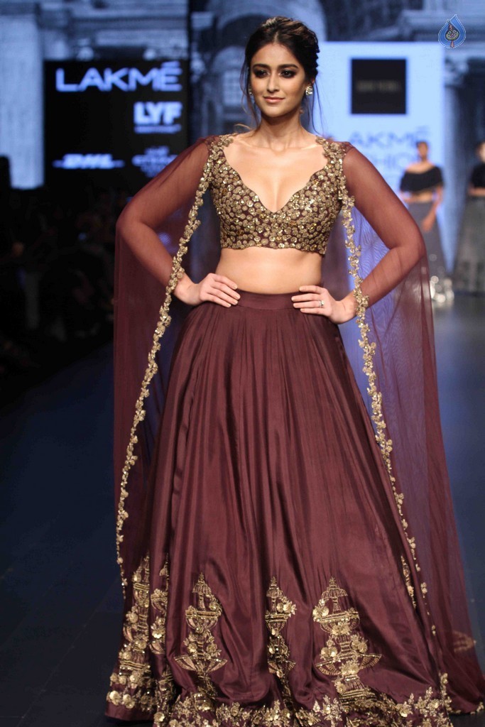 Ileana at LFW Winter Festive 2016 - 13 / 42 photos