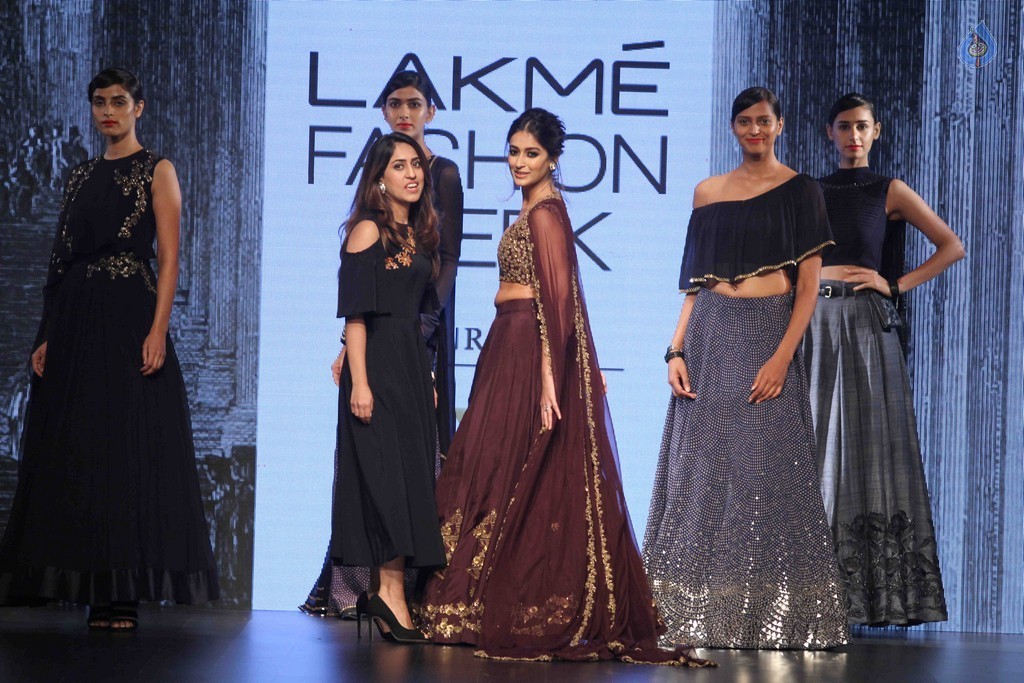Ileana at LFW Winter Festive 2016 - 28 / 42 photos