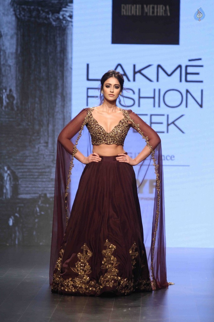 Ileana at LFW Winter Festive 2016 - 30 / 42 photos